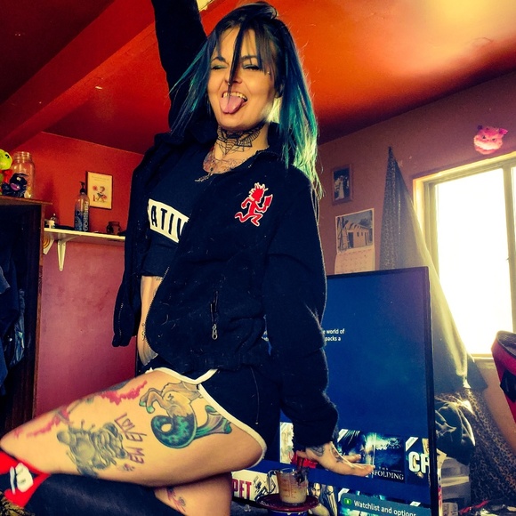 Meet your Posher, Xtina - Picture 3 of 7